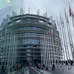 EU-Gelder für NGOs: Steuerzahlerbund stellt Strafanzeige gegen Ex-EU-Kommissare