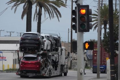 25% Zölle auf importierte Autos in den USA. Diese Mazdas werden wie viele andere importierte Autos mit extra Kosten belegt.