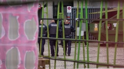 Schüsse vor Gericht in Bielefeld: Frau stellt sich