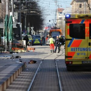 Manneim: Auto rast in Menschenmenge – ein Toter, mehrere Verletzte