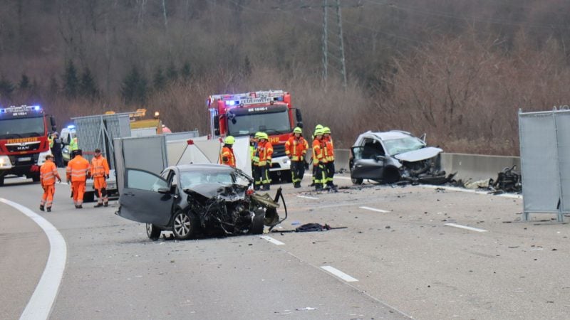 Zwei Menschen kamen auf der A6 ums Leben.