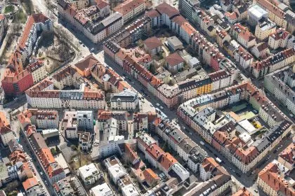 Rund jeder Siebte: Die Hälfte des Monatslohns geht für Miete drauf