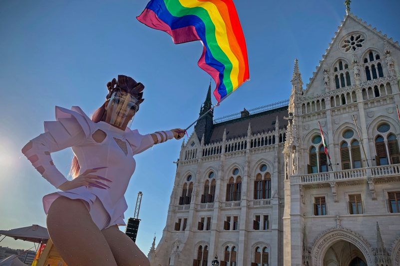 Ungarns Regierung plant zudem eine Verfassungsänderung, nach der ein Mensch ausschließlich als Mann oder Frau definiert wird. (Archivbild)
