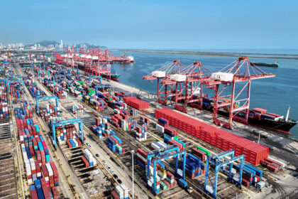 Mittlere Korridor: Kasachstan baggert Kaspisches Meer für mehr Ladekapazität im Hafen aus