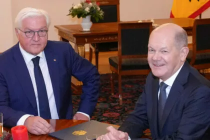 49-Jähriger wegen Beleidigung von Spitzenpolitikern verurteilt - Geldstrafe von 50 Tagessätzen