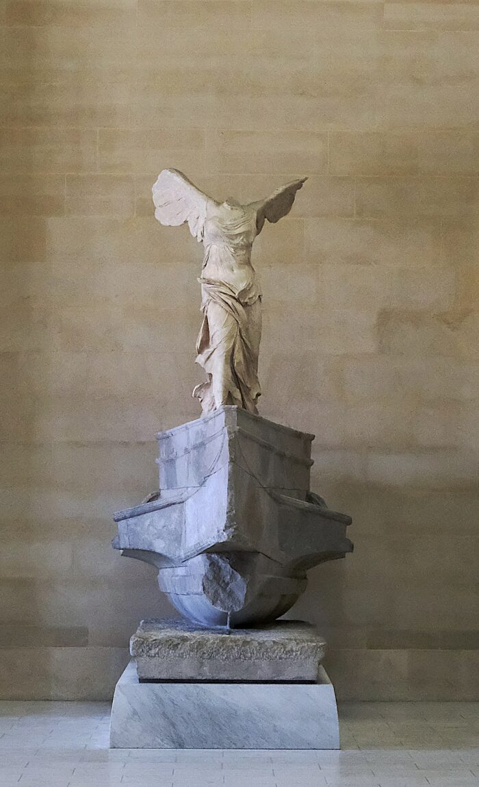 Nike von Samothrake (Frontansicht)
