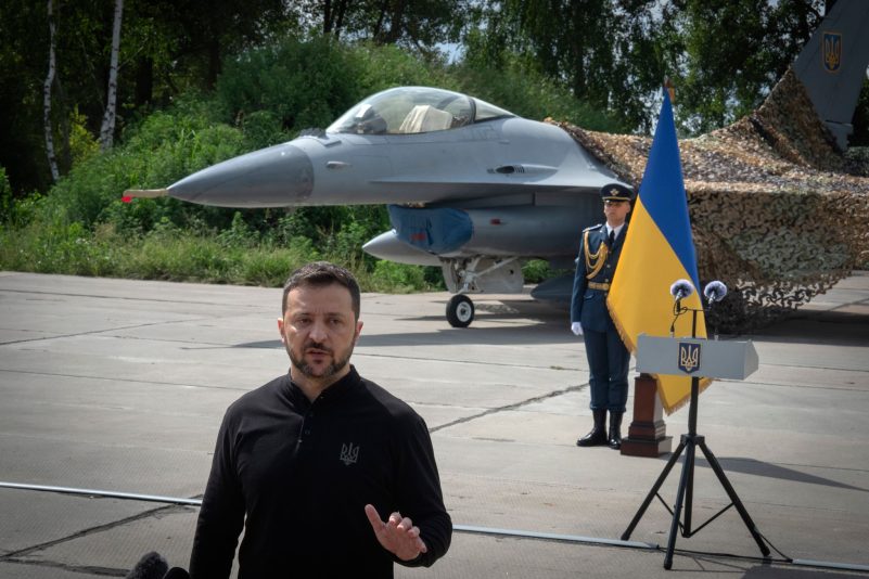 Seit vergangenem Sommer kann die Ukraine auf einige westliche F-16-Kampfjets bei der Luftverteidigung zurückgreifen. (Archivbild)
