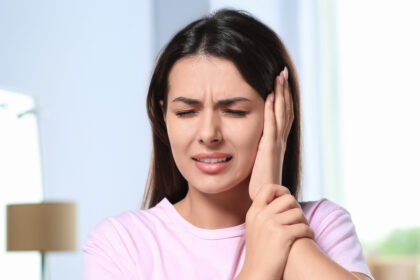 Das Ohr isst mit: Wie bestimmte Lebensmittel das Risiko für Tinnitus senken oder erhöhen
