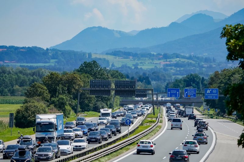 Das Urlaubsende lässt die Staugefahr wieder einmal steigen. Ganz schlimm werde es aber nicht, glaubt der ADAC. (Archivbild)