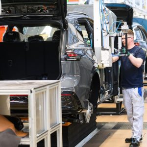 Kurswechsel in der Autoindustrie: Verbrenner erleben ein Comeback