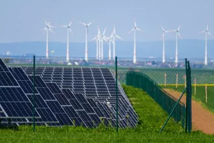 Umfrage: Einem Drittel der Deutschen gehen Pläne für erneuerbare Energien zu weit