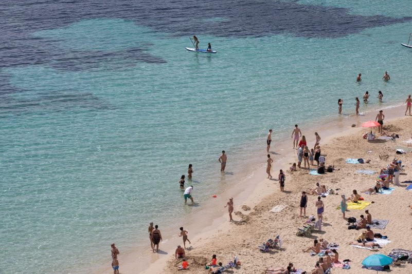 Der zur Rewe-Gruppe gehörende Reiseveranstalter Dertour profitiert von der Reiselust der Menschen in Deutschland.