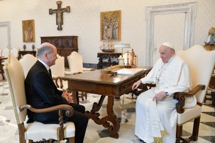 Tod des Papstes: Steinmeier, Scholz und von der Leyen reisen zu Beisetzung – Merz nicht dabei