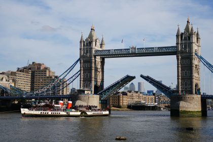 Uber will ab kommenden Jahr autonomes Fahren in London erproben