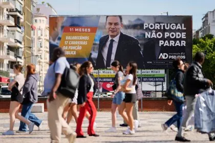 Parlamentswahl in Portugal: Regierende Mitte-rechts-Koalition gewinnt - Sozialisten brechen ein