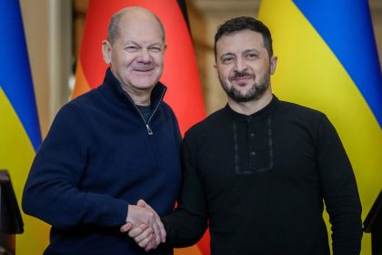 Scholz versichert Selenskyj „unverbrüchliche Solidarität“