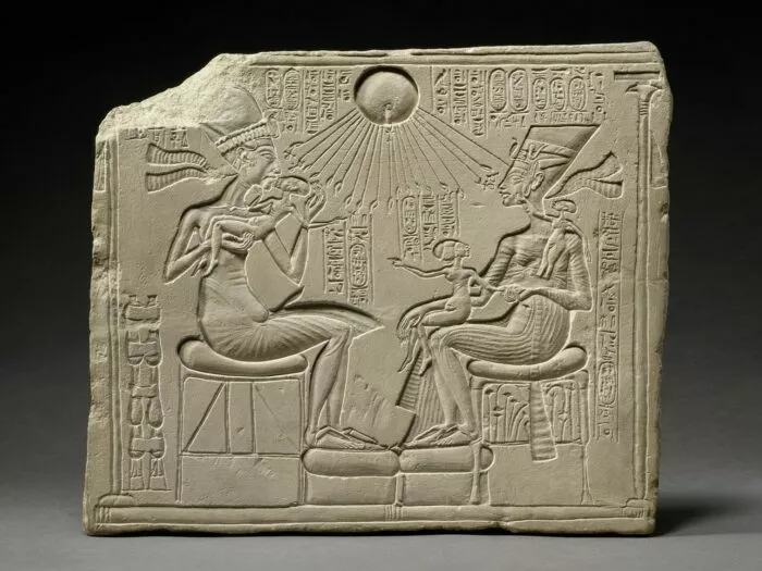 Hausaltar mit Echnaton und Nofretete