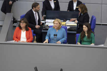 Respekt haben, Position beziehen: Klöckner weist Kritik an ihrer Amtsführung zurück