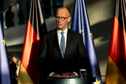 Merz kritisiert USA für „absurdes“ Deutschlandbild – Telefonat mit Trump geplant
