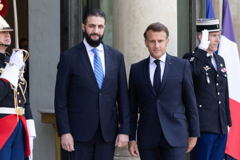Al-Schaara-in-Paris-Macron-fordert-Schutz-von-Minderheiten-in-Syrien