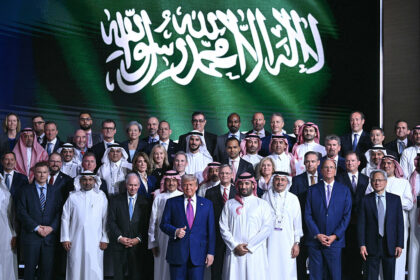 Trump im Nahen Osten: 600-Milliarden-Dollar-Investitionsabkommen und prominente Reisebegleiter