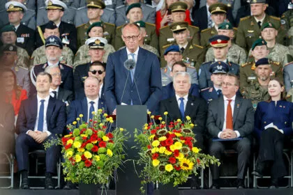 Merz in Litauen: Neue Bundeswehrbrigade im Baltikum in den Dienst gestellt