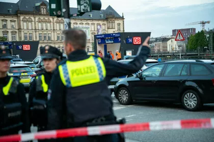 Messerangriff in Hamburg: Verdächtige war am Tag zuvor aus Psychiatrie entlassen worden