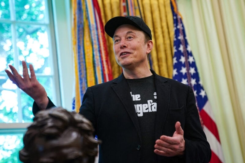 Feierliche-Entlassung-Trump-dankt-Musk-f-r-umfassende-Reformen-und-K-rzungen