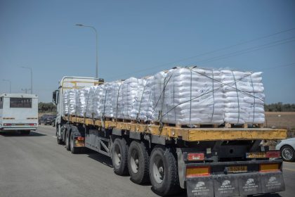 Israel: Weitere Hilfstransporte erreichen Gaza