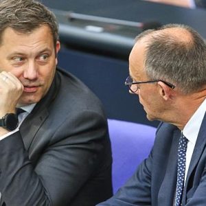 Kleiderkammer-Stunt im Bundeshaushalt 2025: Lars Klingbeil nutzt Buchungstrick für neue Ausgabenfreiheit