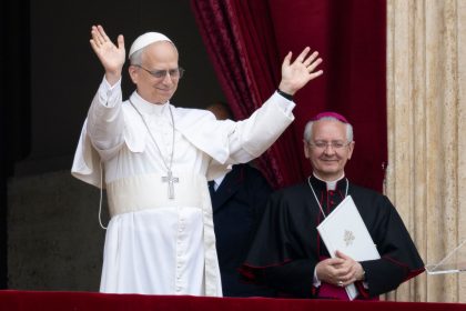 Erstes Sonntagsgebet des neuen Papstes: „Nie wieder Krieg!“