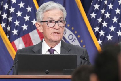 Trump: Fed-Chef Powell soll 2026 gehen – Zinssenkung würde Hunderte Milliarden US-Dollar einsparen