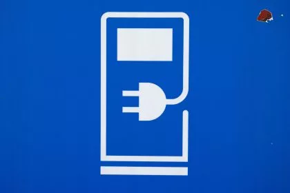 HUK Coburg: Große Mehrheit der Autobesitzer meidet E-Autos