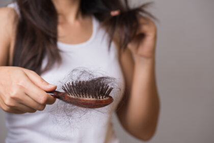 Schütteres, dünnes Haar? Diese Nährstoffe könnten Ihnen fehlen