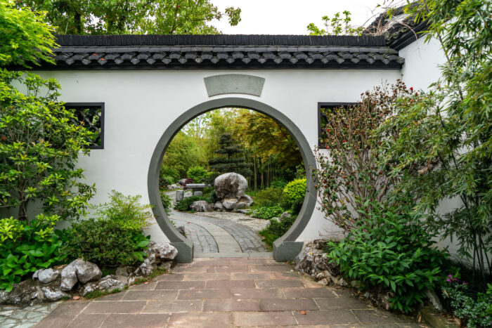 Chinesische Architektur: Gärten in weiß und schwarz