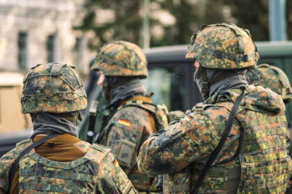 Sex mit Ehefrau von Kamerad: Gericht kürzt Bundeswehrsoldat vorübergehend Bezüge