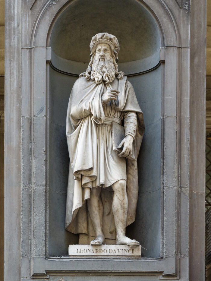 Marmorstatue von Leonardo da Vinci