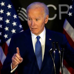 Zweifel an Bidens Amtsfähigkeit: Trump ordnet Untersuchung zu unterschriebenen Dokumenten an
