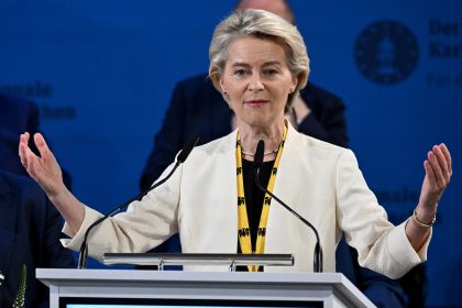 Misstrauensvotum gegen Ursula von der Leyen: EU-Parlament debattiert über Macht und Transparenz