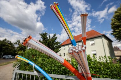 Die Bundesregierung will den Mobilfunk- und Glasfaserausbau beschleunigen