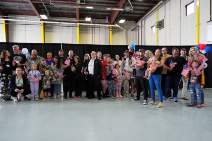Erste weiße Südafrikaner siedeln als Flüchtlinge in die USA um