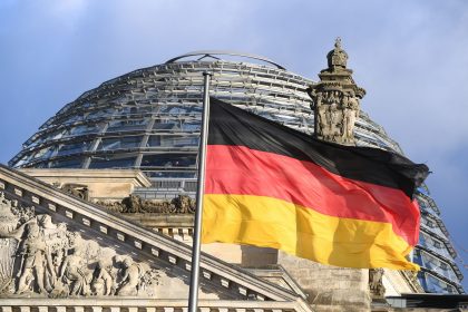 Union und Grüne legen in Umfrage leicht zu