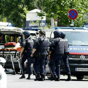 TICKER Amoklauf an Schule Graz | 11 Tote – Frau erliegt ihren schweren Verletzungen im Krankenhaus