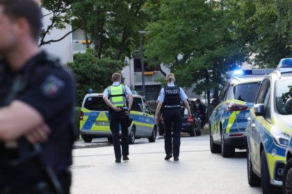Massenschlägerei mit 100 Beteiligten aus zwei Großfamilien – sieben Verletzte
