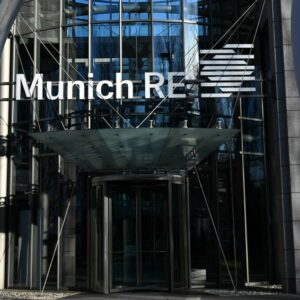 Munich Re kehrt ESG-Initiativen den Rücken – Rückzug aus vier Klimabündnissen