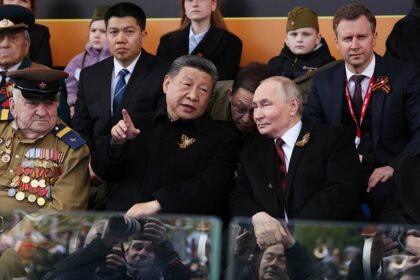 Selenskyj: Länder weltweit beliefern Russland mit Waffenkomponenten
