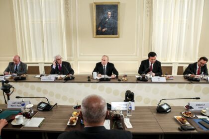 Putin: „Die gesamte Ukraine gehört zu uns“ und Risiken einer Rezession