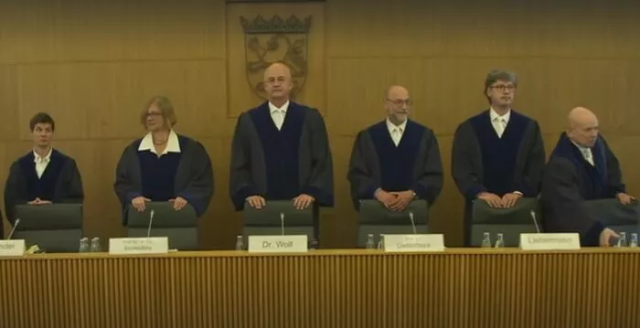 Der Hessische Staatsgerichtshof, zuständig für Fragen der Landesverfassung, tagte am 11. Juni 2025 zur mündlichen Verhandlung anlässlich einer Verfassungsklage der AfD-Fraktion zum Corona-Untersuchungsausschuss. Foto: Bildschirmfoto/Hessenschau