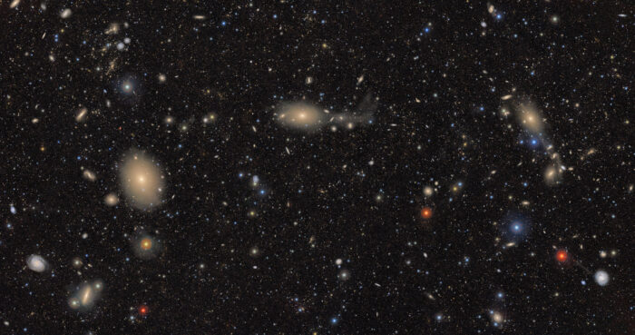 Aufnahme von Sternen und Galaxien durch das neue Observatorium