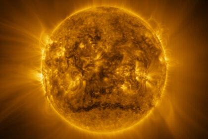 Raumsonde beobachtet Polsprung im Magnetfeld der Sonne
